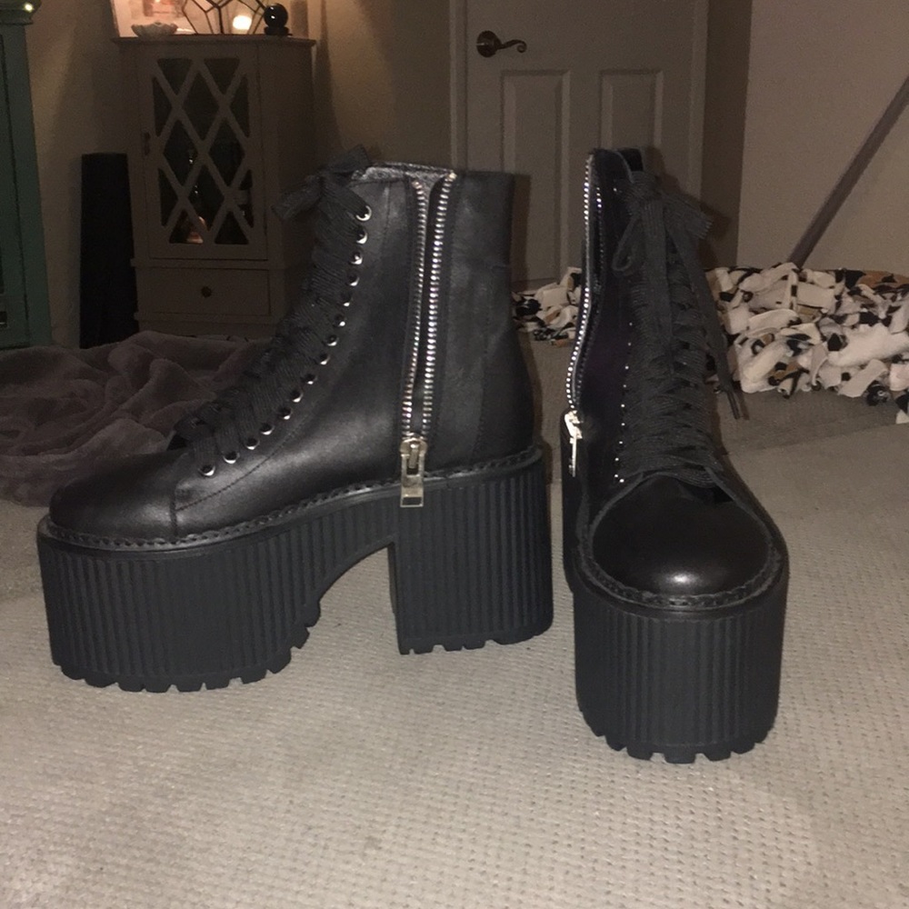 UNIF Creepers